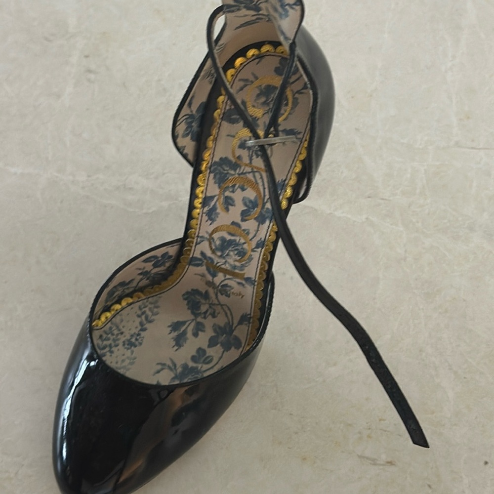 Black heel